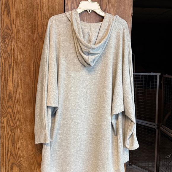 Cyrus Light Gray Knit Top - Picture 8 of 8